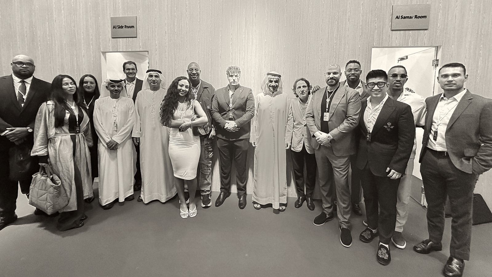 The delegation with H.E. Dr. Thani bin Ahmed Al Zeyoudi, UAE Minister of Foreign Trade